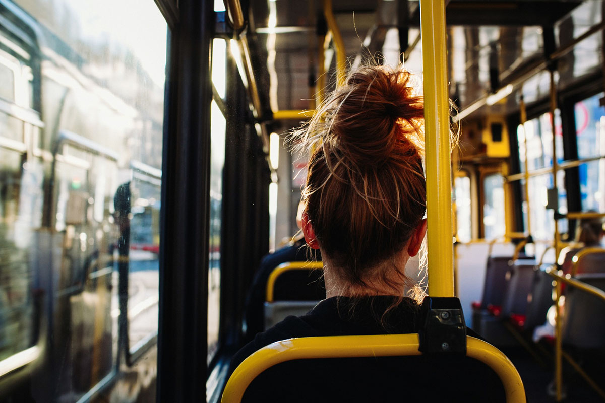 grupo accioninmobilaria blog compensa vivir alejado del trabajo transporte bus blog
